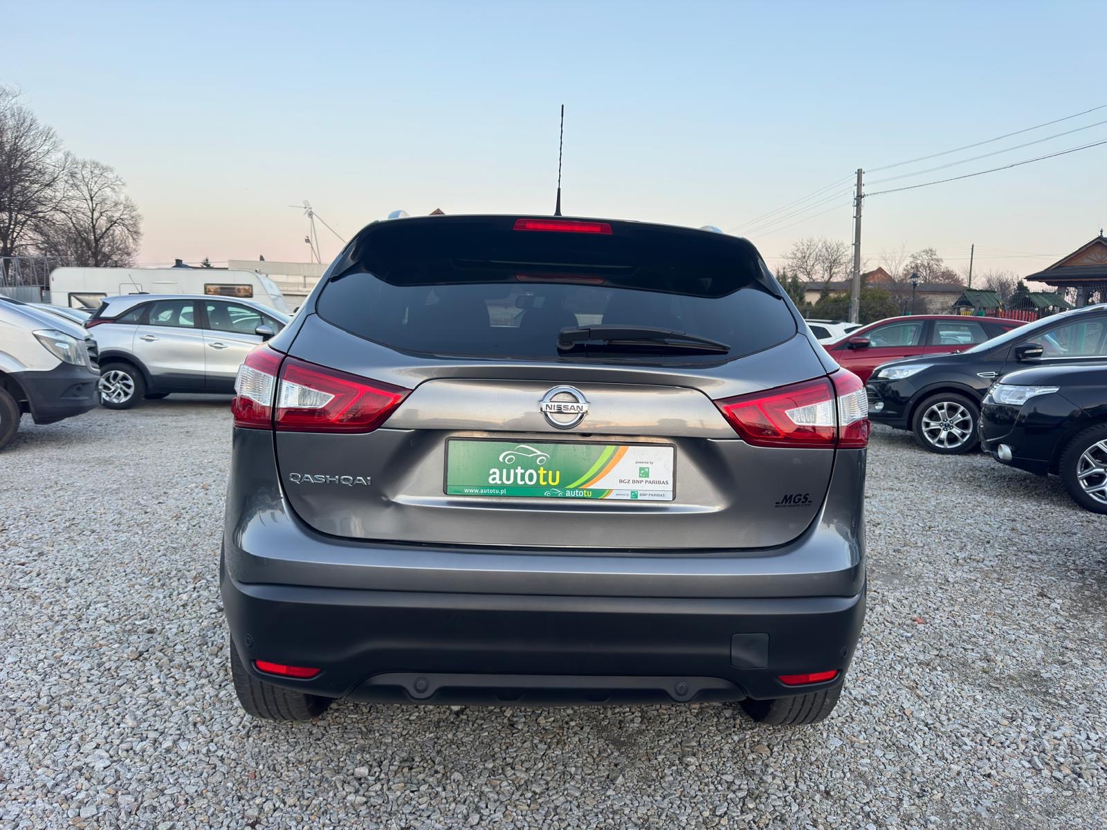 
								Nissan Qashqai 1.2 Benzyna N-Connecta Automat Panorama full									